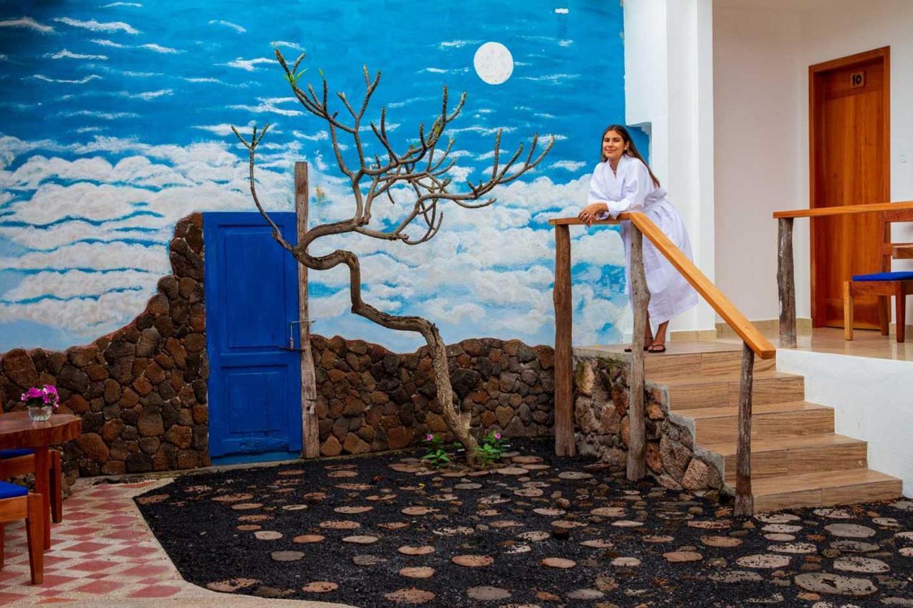 Plaza Luna Suites Puerto Ayora  Exterior foto