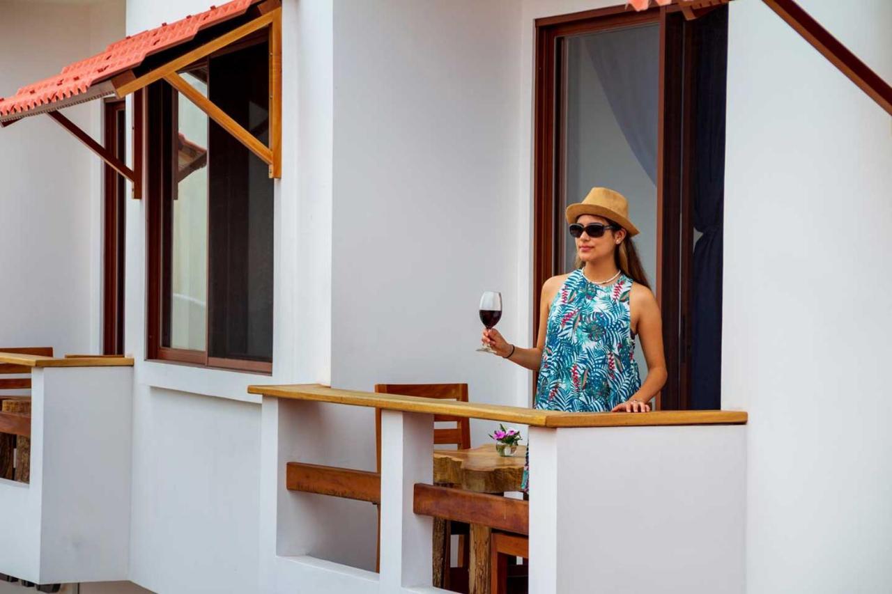 Plaza Luna Suites Puerto Ayora  Exterior foto