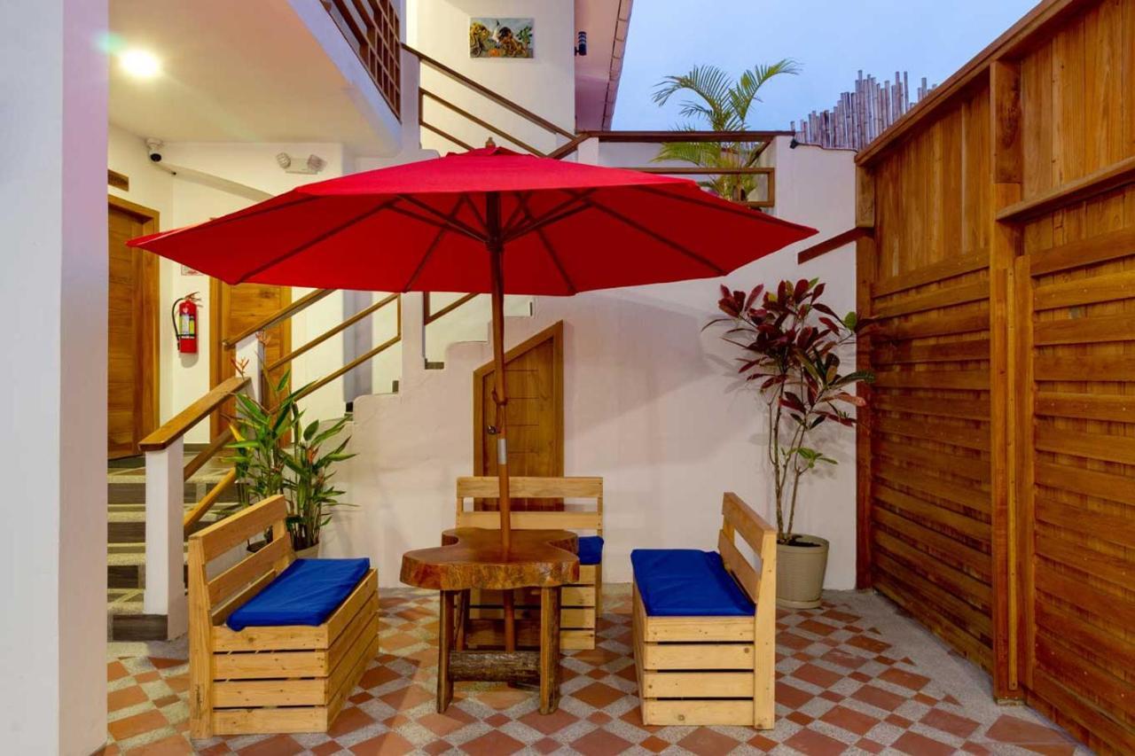Plaza Luna Suites Puerto Ayora  Exterior foto