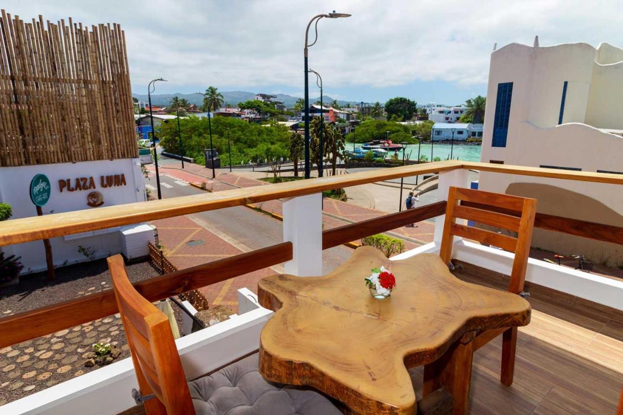 Plaza Luna Suites Puerto Ayora  Exterior foto